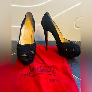 Authentic Christian Louboutin Greissimo Black Suede Peep Toe Heels Sz 40 (9–9.5)